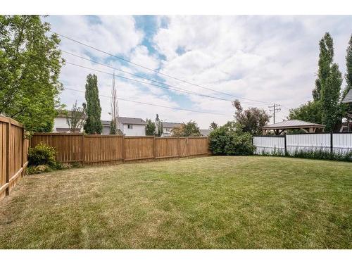 223 Coventry Close Ne, Calgary, AB - Outdoor