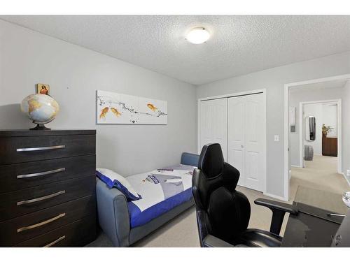 7 Citadel Meadow Gardens Nw, Calgary, AB - Indoor Photo Showing Bedroom