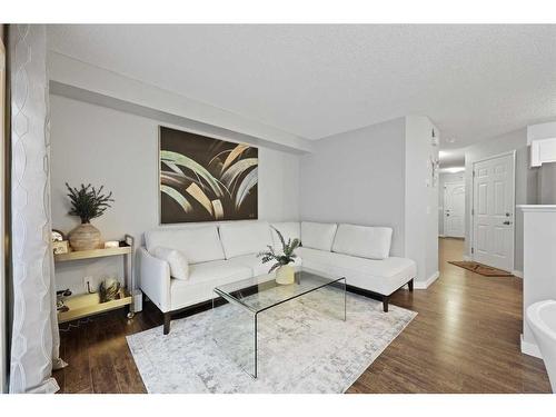 7 Citadel Meadow Gardens Nw, Calgary, AB - Indoor Photo Showing Living Room