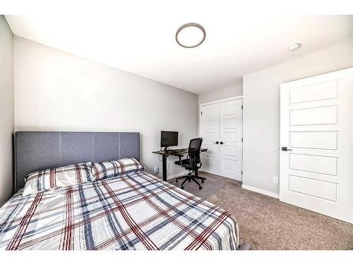 182 Dawson Harbour Rise, Chestermere, AB - Indoor Photo Showing Bedroom