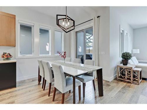 1722 47 Avenue Sw, Calgary, AB - Indoor Photo Showing Dining Room