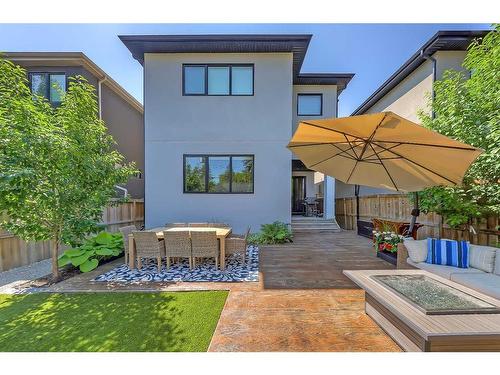 1722 47 Avenue Sw, Calgary, AB - Outdoor