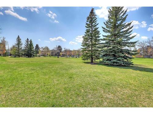 1722 47 Avenue Sw, Calgary, AB - Outdoor With View