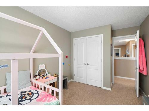 364 Nolan Hill Boulevard Nw, Calgary, AB - Indoor Photo Showing Bedroom