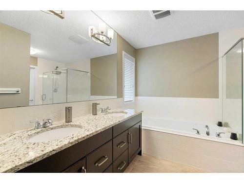 364 Nolan Hill Boulevard Nw, Calgary, AB - Indoor Photo Showing Bathroom