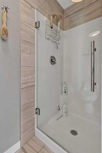 38 Inverness Rise Se, Calgary, AB - Indoor Photo Showing Bathroom