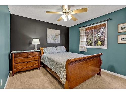 38 Inverness Rise Se, Calgary, AB - Indoor Photo Showing Bedroom