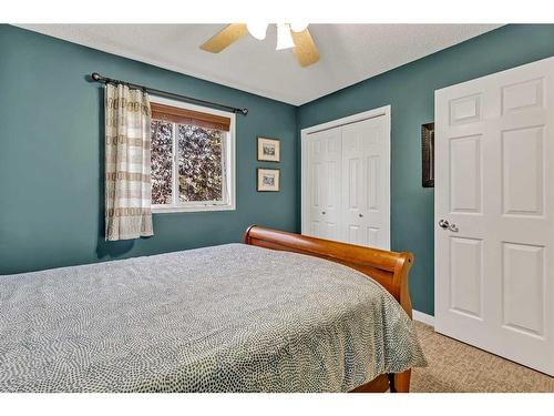 38 Inverness Rise Se, Calgary, AB - Indoor Photo Showing Bedroom