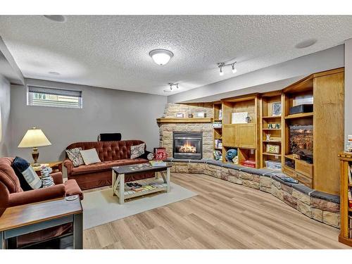 38 Inverness Rise Se, Calgary, AB - Indoor With Fireplace