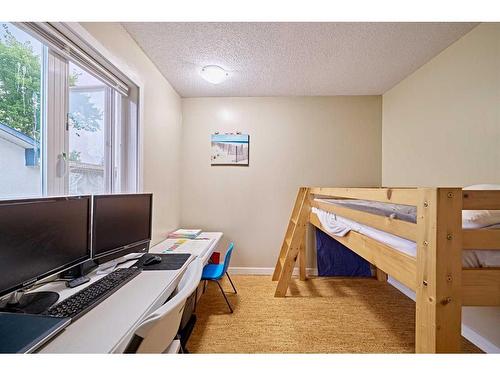 5916 Dalhousie Drive Nw, Calgary, AB - Indoor Photo Showing Other Room