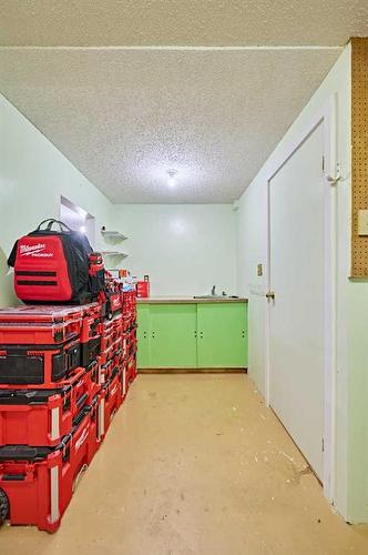 5916 Dalhousie Drive Nw, Calgary, AB - Indoor Photo Showing Laundry Room