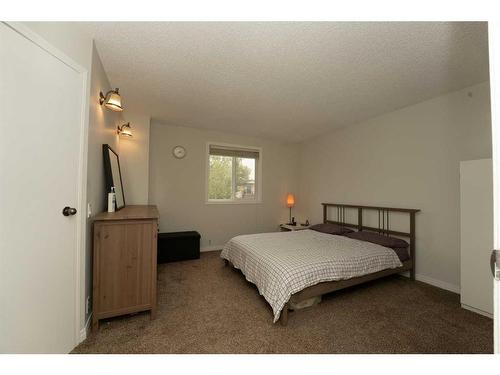 369 Falshire Drive Ne, Calgary, AB - Indoor Photo Showing Bedroom