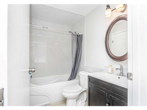 369 Falshire Drive Ne, Calgary, AB - Indoor Photo Showing Bathroom