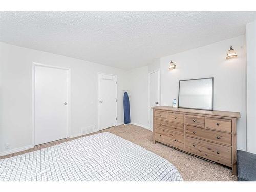 369 Falshire Drive Ne, Calgary, AB - Indoor Photo Showing Bedroom