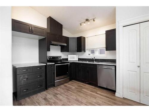 136 Beacon Hill Drive, Fort Mcmurray, AB - Indoor Photo Showing Kitchen