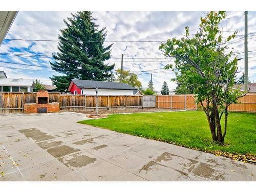 181 Pennsburg Way, Calgary, AB - Outdoor