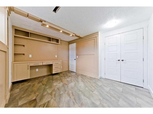 181 Pennsburg Way, Calgary, AB - Indoor Photo Showing Other Room