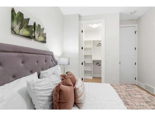 915 36 Street Nw, Calgary, AB - Indoor Photo Showing Bedroom