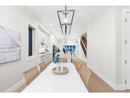 915 36 Street Nw, Calgary, AB - Indoor Photo Showing Dining Room