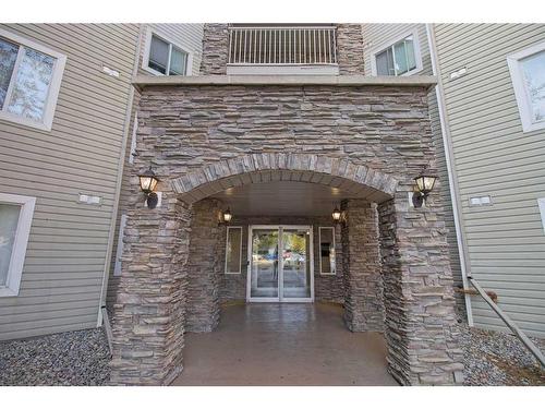 101-3000 Somervale Court Sw, Calgary, AB - Outdoor