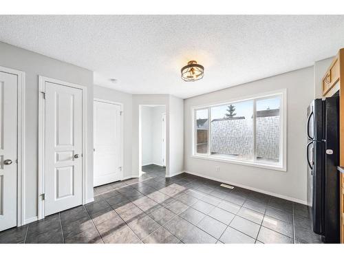 4581 Elgin Avenue Se, Calgary, AB - Indoor Photo Showing Other Room