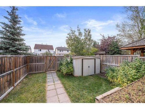 4581 Elgin Avenue Se, Calgary, AB - Outdoor With Backyard