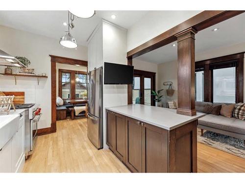 1907 32 Avenue Sw, Calgary, AB - Indoor Photo Showing Kitchen