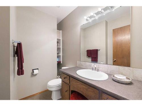 107 Palis Way Sw, Calgary, AB - Indoor Photo Showing Bathroom