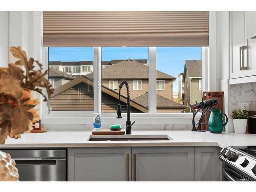 138 Wolf Creek Rise Se, Calgary, AB - Indoor Photo Showing Kitchen