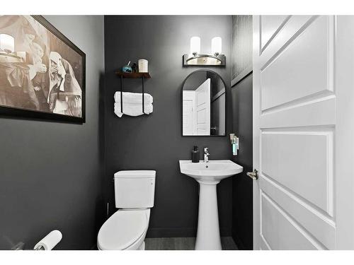 138 Wolf Creek Rise Se, Calgary, AB - Indoor Photo Showing Bathroom