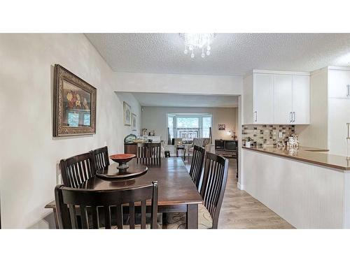 7508 7 Street Nw, Calgary, AB - Indoor Photo Showing Dining Room