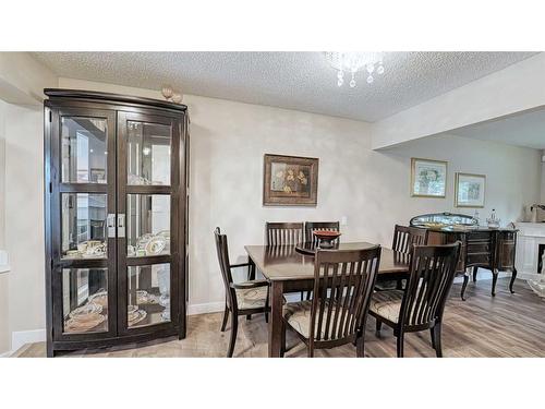 7508 7 Street Nw, Calgary, AB - Indoor Photo Showing Dining Room