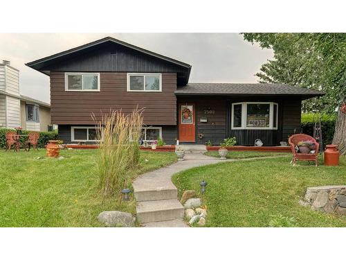 7508 7 Street Nw, Calgary, AB - Outdoor With Facade