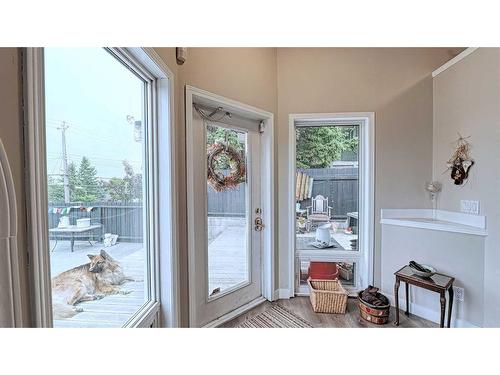 7508 7 Street Nw, Calgary, AB - Indoor Photo Showing Other Room