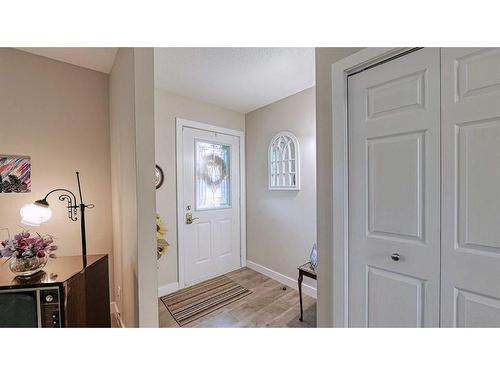 7508 7 Street Nw, Calgary, AB - Indoor Photo Showing Other Room