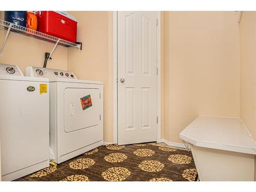 107 Everoak Green Sw, Calgary, AB - Indoor Photo Showing Laundry Room