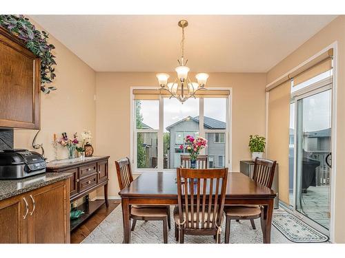 107 Everoak Green Sw, Calgary, AB - Indoor Photo Showing Dining Room