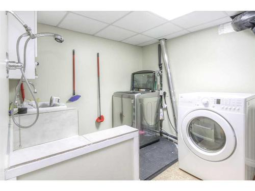 6632 Dalrymple Way Nw, Calgary, AB - Indoor Photo Showing Laundry Room