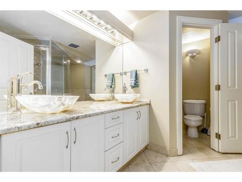 404-837 2 Avenue Sw, Calgary, AB - Indoor Photo Showing Bathroom