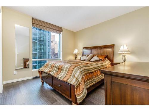 404-837 2 Avenue Sw, Calgary, AB - Indoor Photo Showing Bedroom