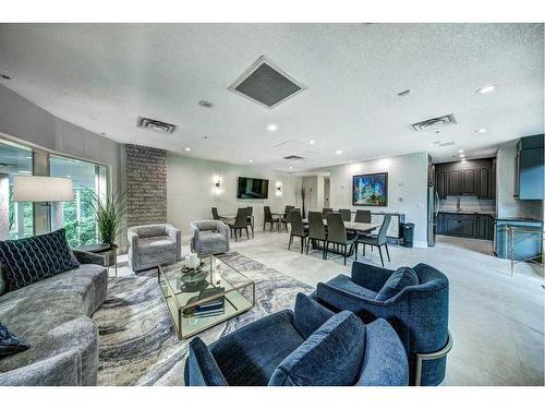 404-837 2 Avenue Sw, Calgary, AB - Indoor Photo Showing Living Room