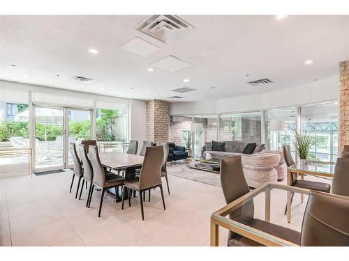 404-837 2 Avenue Sw, Calgary, AB - Indoor Photo Showing Dining Room