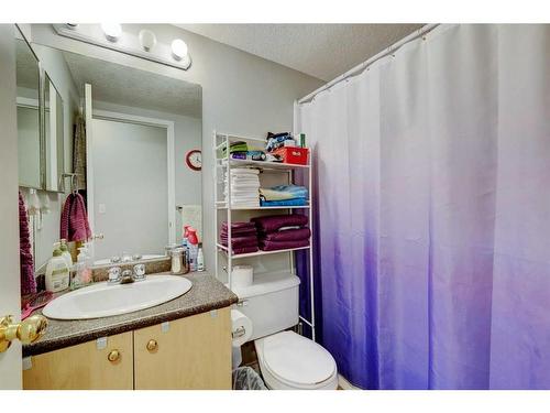 4104-604 8Th Street Sw, Airdrie, AB - Indoor Photo Showing Bathroom