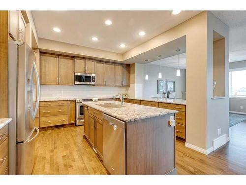 291 Reunion Green Nw, Airdrie, AB - Indoor Photo Showing Kitchen