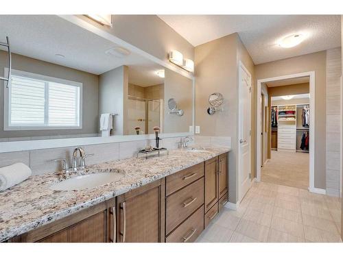 291 Reunion Green Nw, Airdrie, AB - Indoor Photo Showing Bathroom