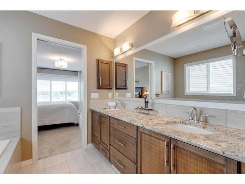 291 Reunion Green Nw, Airdrie, AB - Indoor Photo Showing Bathroom