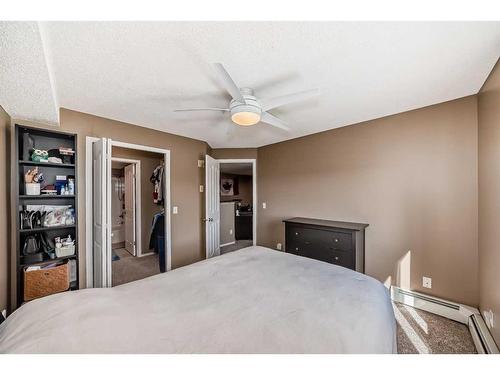 2216-2518 Fish Creek Boulevard Sw, Calgary, AB - Indoor Photo Showing Bedroom