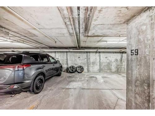 2216-2518 Fish Creek Boulevard Sw, Calgary, AB - Indoor Photo Showing Garage