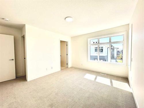 503-857 Belmont Drive Sw, Calgary, AB - Indoor Photo Showing Other Room