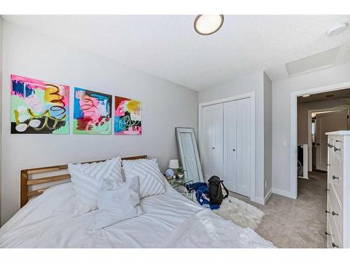 27 Tuscany Summit Square Nw, Calgary, AB - Indoor Photo Showing Bedroom